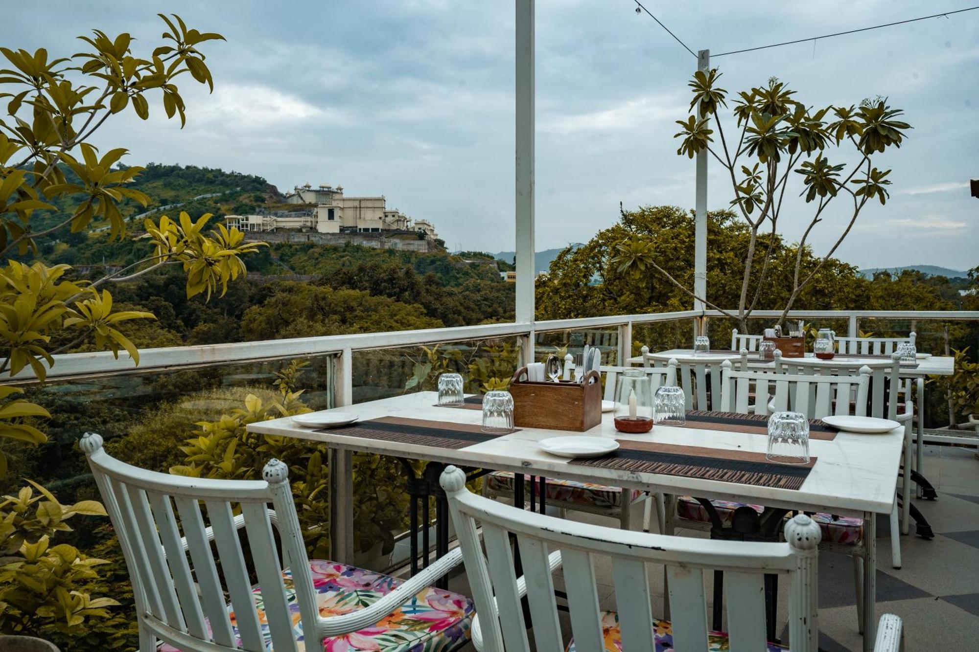 Tripli Hotels Shiv Villas Udaipur Exteriör bild